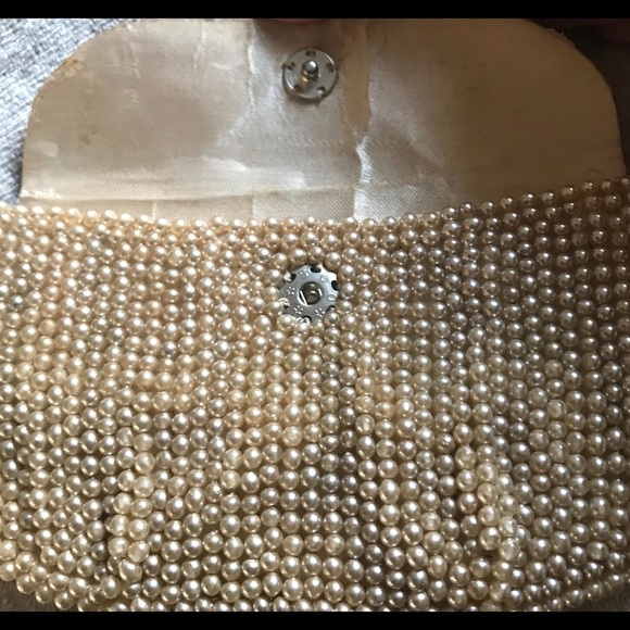 Vintage Pearl Mini Clutch - Picture 5 of 8